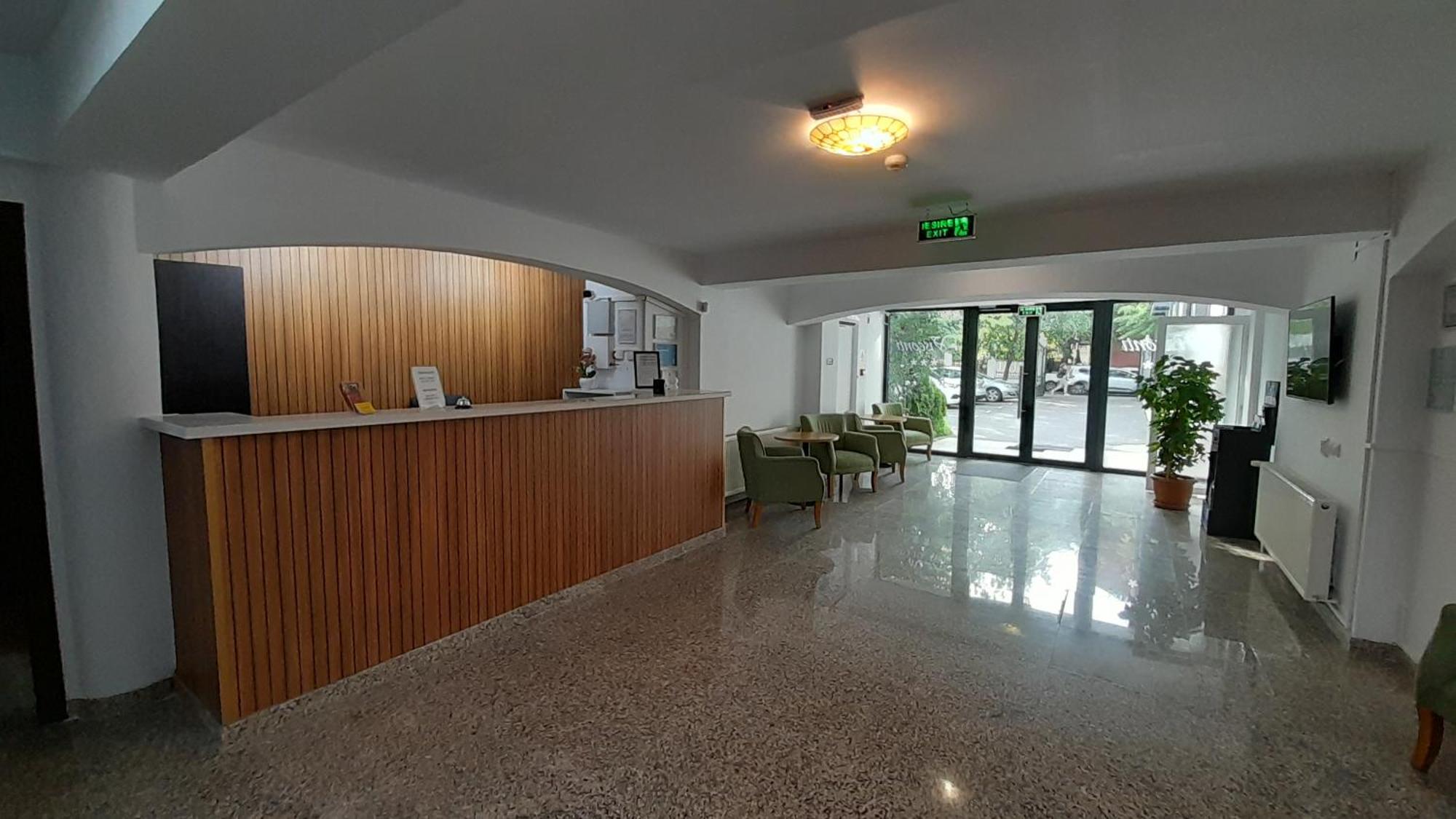 Visconti Militari Hotel Bucharest Luaran gambar