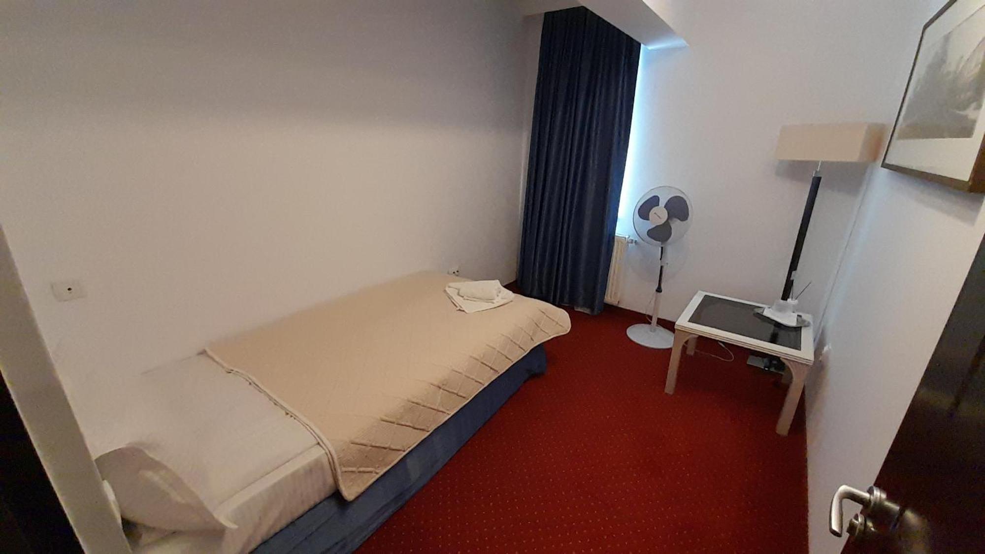 Visconti Militari Hotel Bucharest Luaran gambar